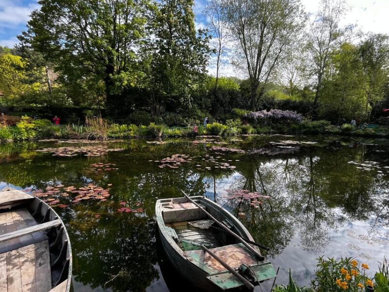 From Paris : Half Day GIVERNY on a PRIVATE TOUR - Round-Trip Convenience and Accessibility