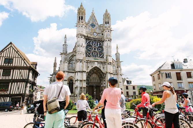 From Paris: Monet Gardens & Giverny Bike Tour with Picnic Stop - Tour Logistics and Group Size