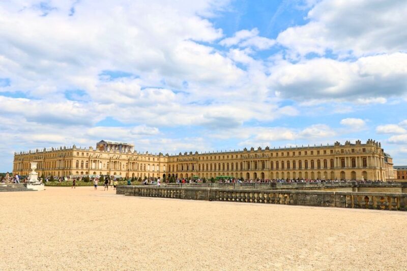 From Paris: Versailles Guided Tour with Skip-the-Line Ticket - The Experience of a Knowledgeable Guide