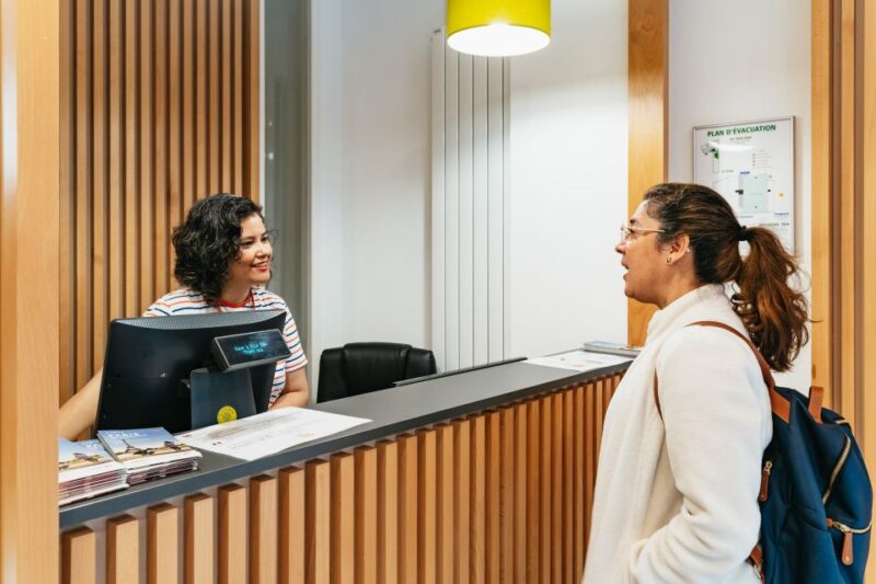 From Paris: Versailles Palace Guided Tour & Gardens Access - Practicalities: Meeting Point, Transport, and Accessibility