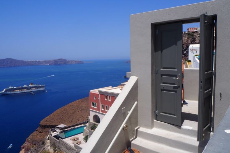 From Paros: Santorini Full-Day Boat Trip - Visiting Oia: Photos, Crowds, and Snapshot Moments