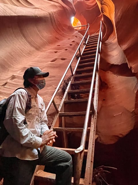 From Phoenix: Antelope Canyon & Horseshoe Bend Day Trip - Walking to the Horseshoe Bend Overlook