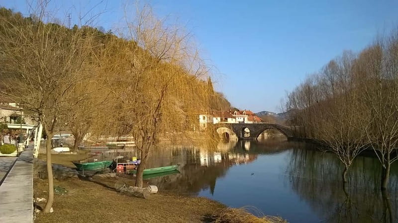From Podgorica: Rijeka Crnojevica & Cetinje- History&Nature - Guide Expertise and Tour Atmosphere