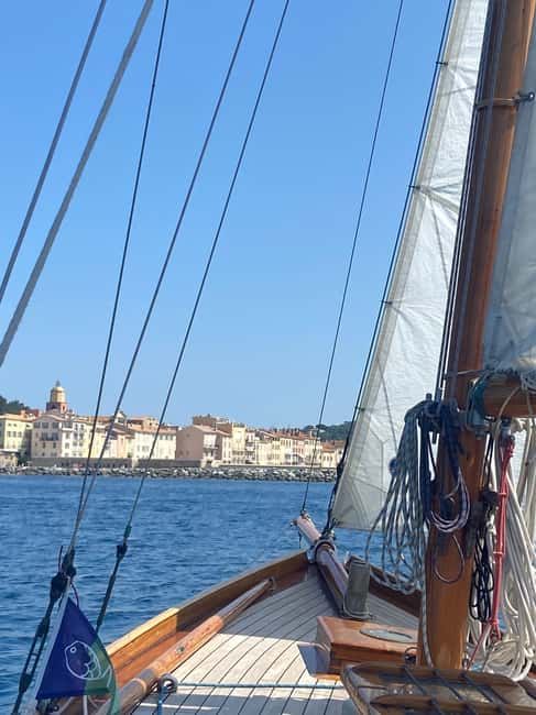 From Port Grimaud: Half-Day Classic Yacht Sailing Experience - The Guides and Crew: Knowledge and Hospitality