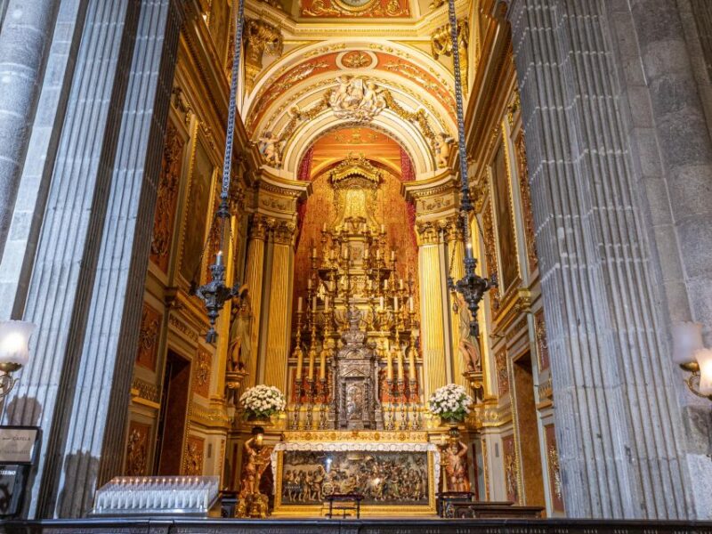 From Porto: Braga & Guimarães full day experience with lunch - Visiting the Sanctuaries of Bom Jesus do Monte and Sameiro