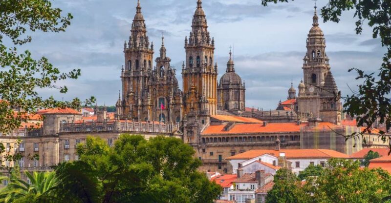 From Porto: Santiago de Compostela Cathedral Private Tour - Visiting the Santiago de Compostela Cathedral
