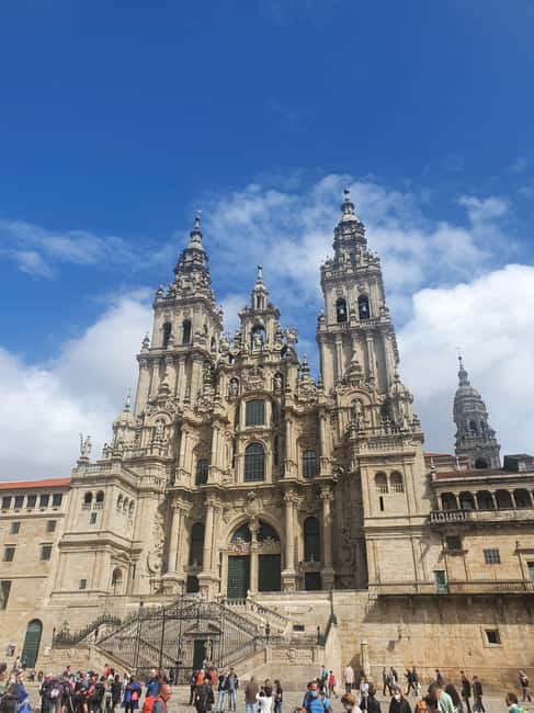 From Porto to Santiago de Compostela up to 4 Stops - Key Points