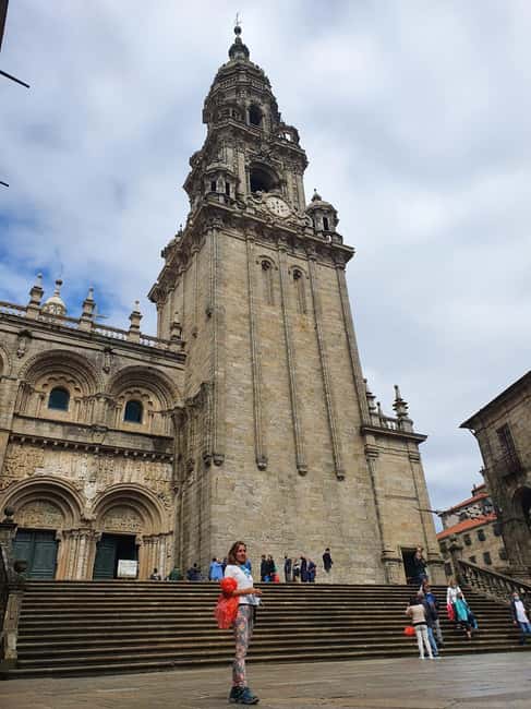 From Porto to Santiago de Compostela up to 4 Stops - Highlights of Barcelos and Viana do Castelo