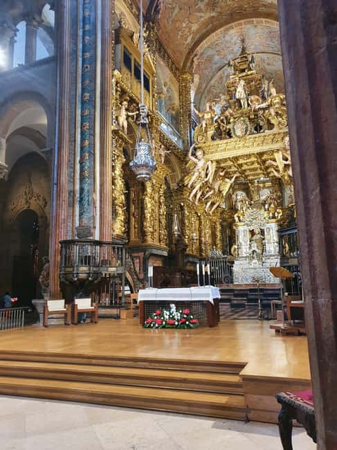 From Porto to Santiago de Compostela up to 4 Stops - Crossing into Spain with Valença and Vigo