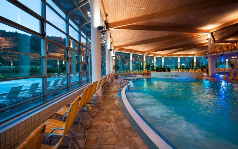 From Prague: Bohemian Switzerland & Thermal Baths Tour - Scenic Walkover at Bastei and the Neurathen Castle Ruins