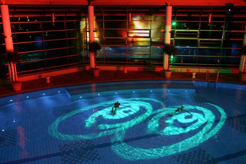 From Prague: Bohemian Switzerland & Thermal Baths Tour - Logistics and Group Experience