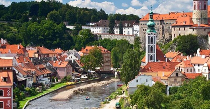 From Prague: Full-Day Trip to esky Krumlov - Discovering the Unique Castle Theater