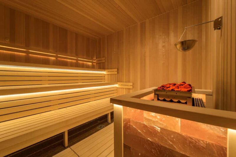 From Prague to Thermal Spa & Boutique Winery - Castle Visits: A Touch of Bohemian History