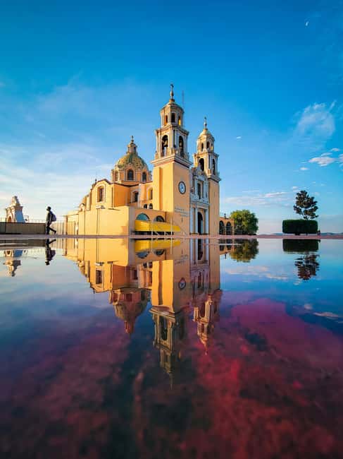 From Puebla: CHOLULA, TONANZINTLA, AND SAN FRANCISCO ACATEPEC PRIVATE TOUR - Visit Santa María Tonantzintla’s Baroque Church
