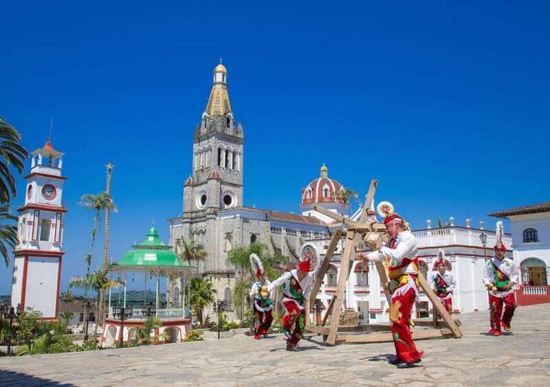 From Puebla: Cuetzalan & Yohualichan private all included - Visiting the Cascada de la Olla: A Jungle Waterfall in the Heart of the Sierra