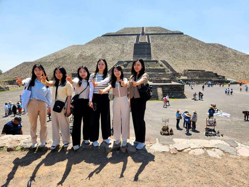 From Puebla: TEOTIHUACAN PRIVATE TOUR - Dining in the Pyramids Zone