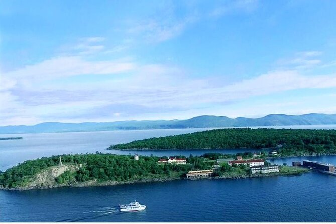 From Quebec City : Cruise & Visit to Grosse-Ile with bus transfer - Walkthrough of the Irish Memorial National Historic Site