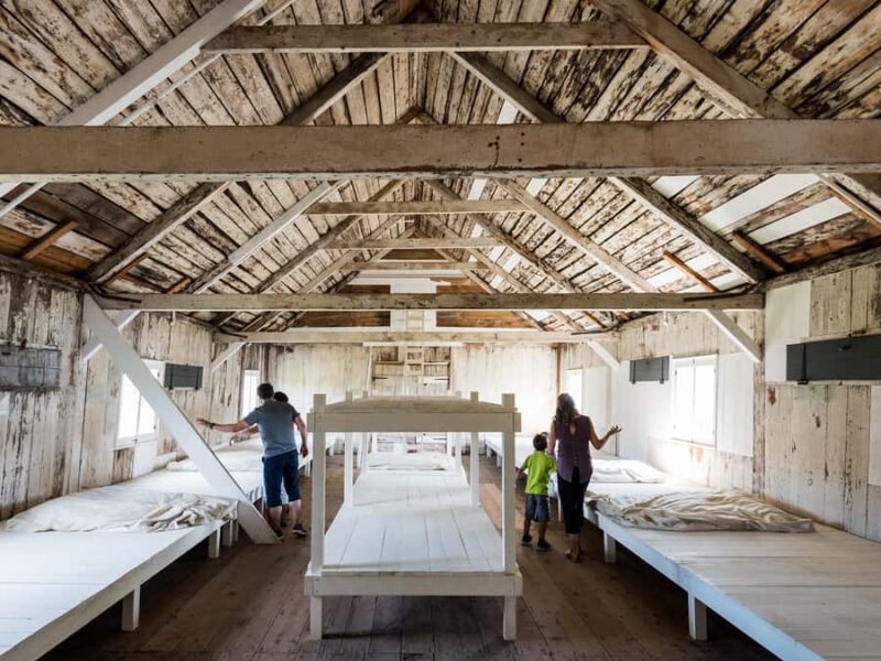 From Quebec City: Grosse Île Tour & Cruise + Bus Transfer - Discover Grosse-Île with a Scenic Cruise and Guided Tour from Quebec City