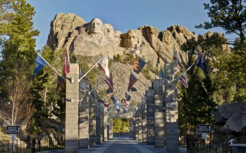 From Rapid City: Mt. Rushmore Memorial Tour - Key Points