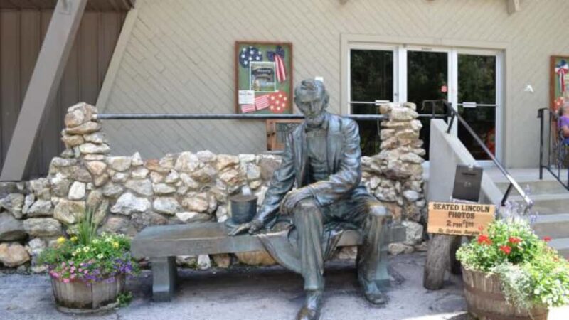 From Rapid City: Mt. Rushmore Memorial Tour - The Sculptors Studio and Additional Stops