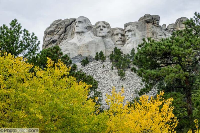 From Rapid City: Mt. Rushmore Memorial Tour - Food and Refreshments on the Tour