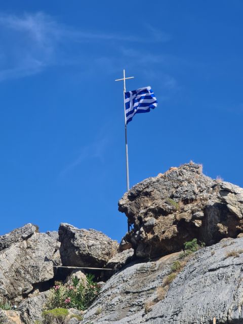 From Rethymno private full day tour to the south - Walking Through Kourtaliotiko Gorge and Its Waterfalls