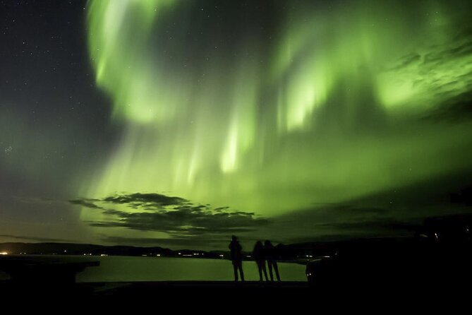 From Reykjavik 4x4 Minibus Northern Lights with Photo and Cocoa - The Experience of Seeing the Northern Lights