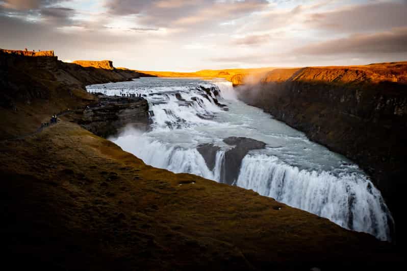 From REYKJAVIK: 4x4 Private Volcanic Way Golden Circle - Witness the Eruption of Strokkur Geyser Every 5-8 Minutes