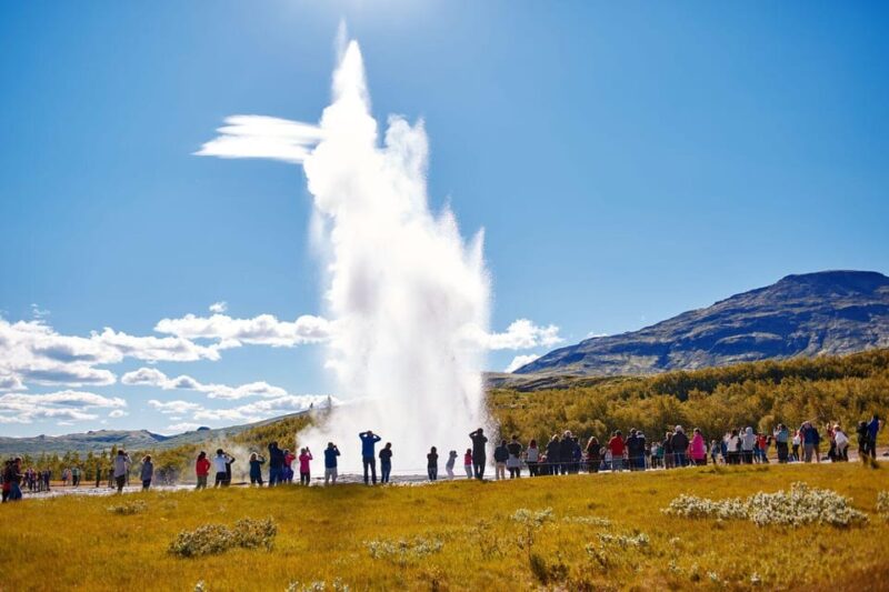 From Reykjavik: Golden Circle & Kerið Full-Day tour - Exploring Hveragerði: The Geothermal Town with a Hot Springs Charm