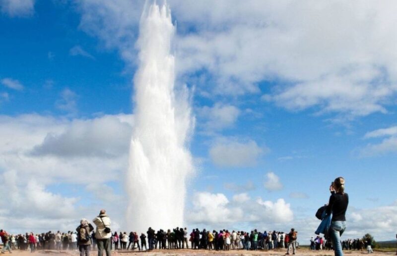 From Reykjavik: Golden Circle & Secret Lagoon Day Tour - Pacing and Tour Experience