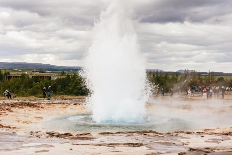 From Reykjavík: Golden Circle Tour and Silfra Snorkeling - Gullfoss Waterfall: Power in Motion