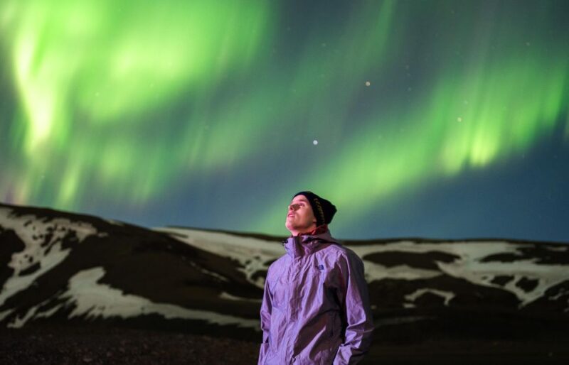 From Reykjavík: Northern Lights Super Jeep Tour - Hot Chocolate, Snacks, and Comfort Items