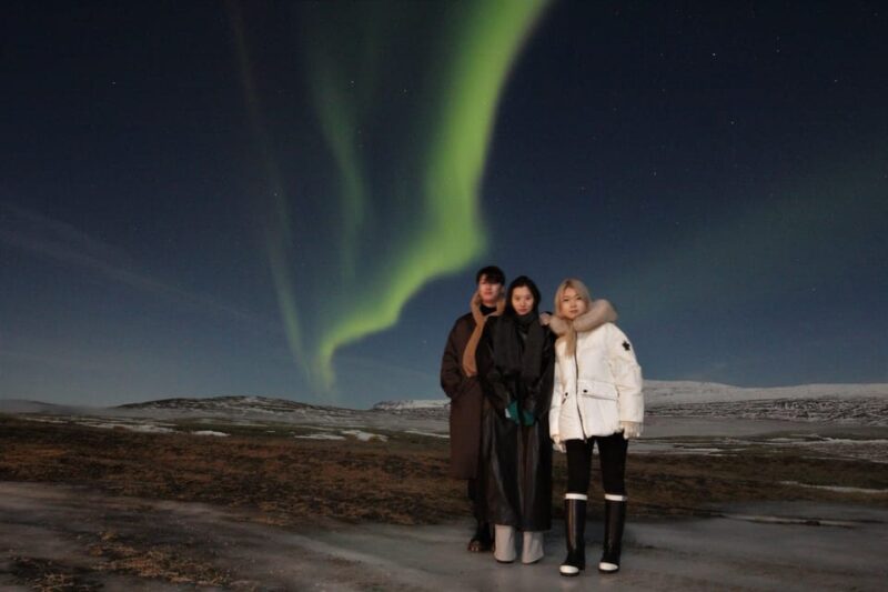 From Reykjavík: Northern Lights Tour with Hot Cocoa & Photos - Flexibility with Rebooking if the Aurora is Mysterious