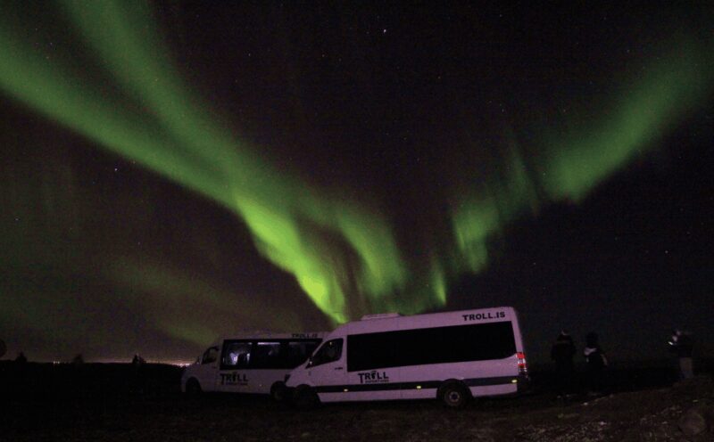 From Reykjavík: Northern Lights Tour with Hot Cocoa & Photos - Practical Tips and What to Bring