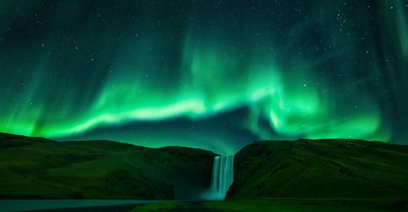 From Reykjavik: Northern Lights Tour with Lifetime Guarantee - A Clear Focus on Aurora Hunting with Knowledgeable Guides