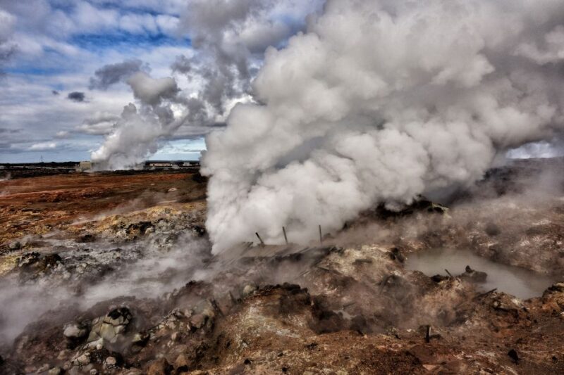 From Reykjavik: Reykjanes Geopark Tour & Airport Transfer - Crossing the Bridge Between the Continents