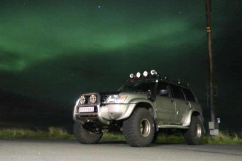 From Reykjavík: Spot the Northern Lights with Snacks & Drink - The Adventure Ride in a Modified Super Jeep