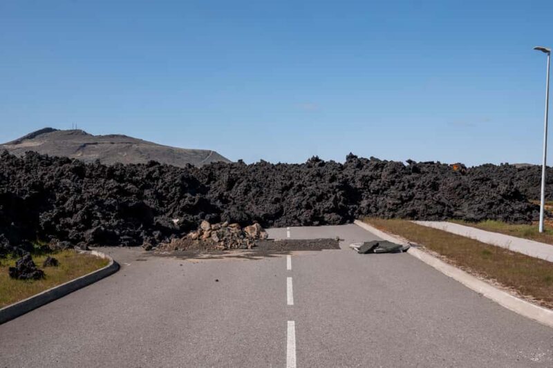 From Reykjavik: Volcanic Peninsula & Grindavik Minibus Tour - Walking Through the Nátthagi Lava Valley Near Fagradalsfjall
