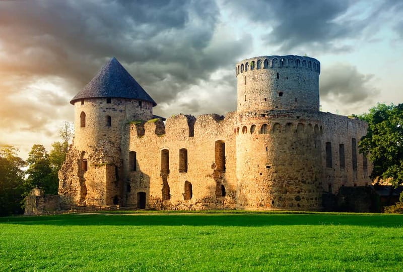 From Riga: Bauska, Rundale and Jelgava Private Full-Day Trip - Bauska Castle: A Medieval Fortress and Livonian Heritage