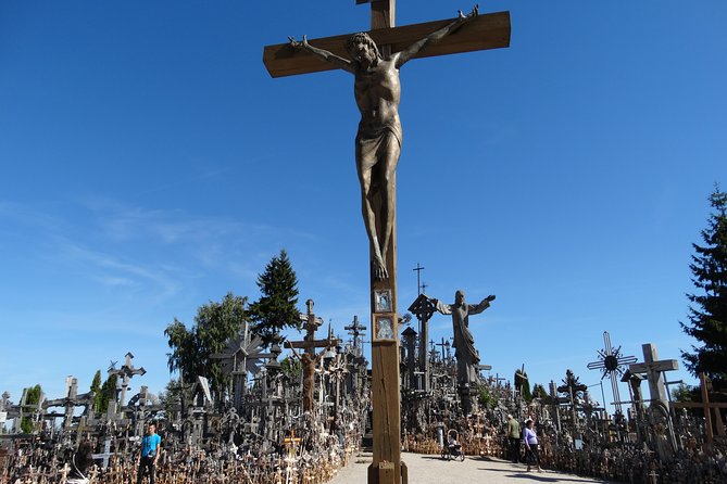 From Riga: Hill of Crosses & Enchanting Jelgava Group Tour - Comfortable Transport and Convenient Amenities