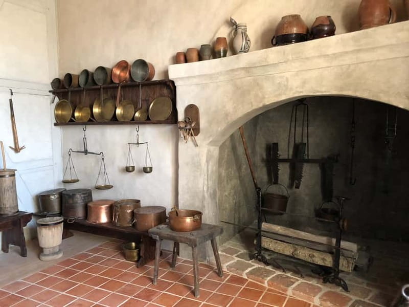 From Riga to Vilnius with Sightseeing Stops Top Private Tour - The Hill of Crosses: A Unique Lithuanian Pilgrim Site with Over 200,000 Crosses