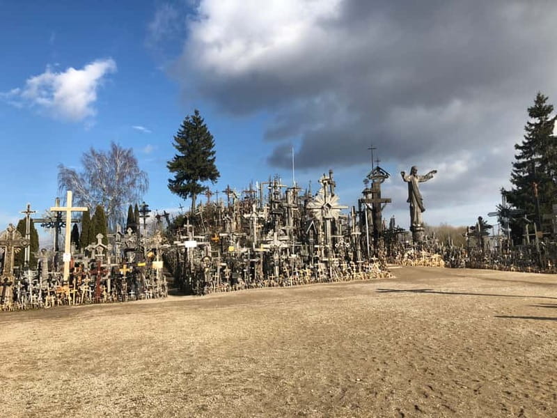 From Riga: Vilnius One-Way Tour with Sightseeing Stops - Visiting Rundale Palace: Baroque Grandeur from the 18th Century