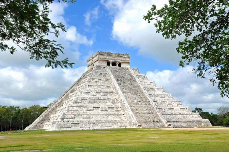 From Riviera Maya: Chichén Itzá tour with cenote and buffet lunch - Savoring Regional Flavors with a Buffet Lunch