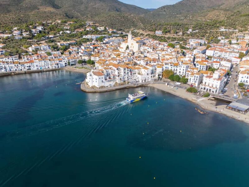 From Roses: Boat trip and visit Cadaqués all day - Free Time in Cadaqués: Beaches, Streets, and Local Flavors