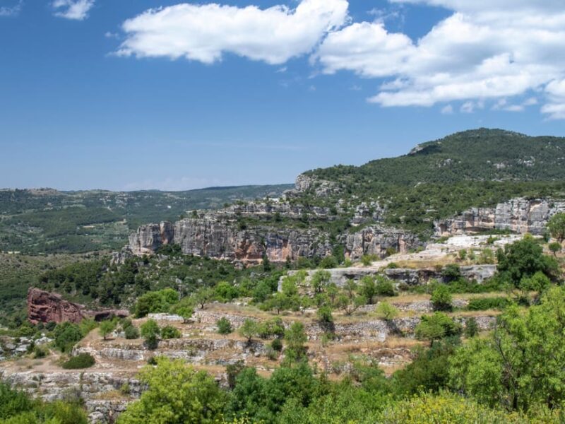 From Salou: 4x4 route from Cornudella to Falset and Gratallops - Relaxing Catalan Cuisine During a Luxurious Lunch