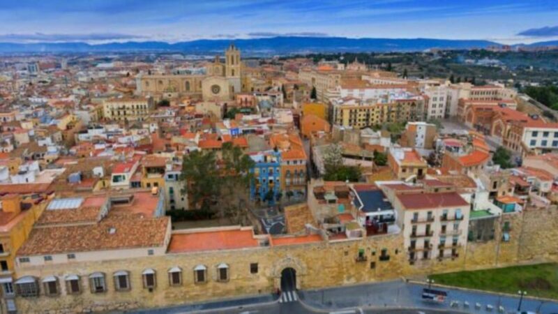 From Salou: Tour Poblet, Wines & Sitges - Key Points