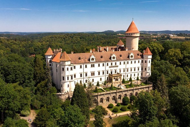 From Salzburg to Prague, Private Transfer with 2h of Sightseeing - Key Points