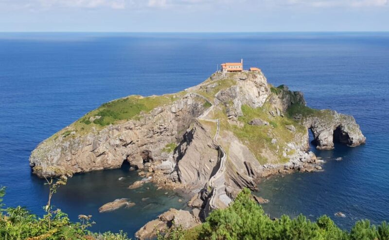 From San Sebastian: Gaztelugatxe and Guggenheim Museum Tour - Food, Drinks, and Rest Breaks