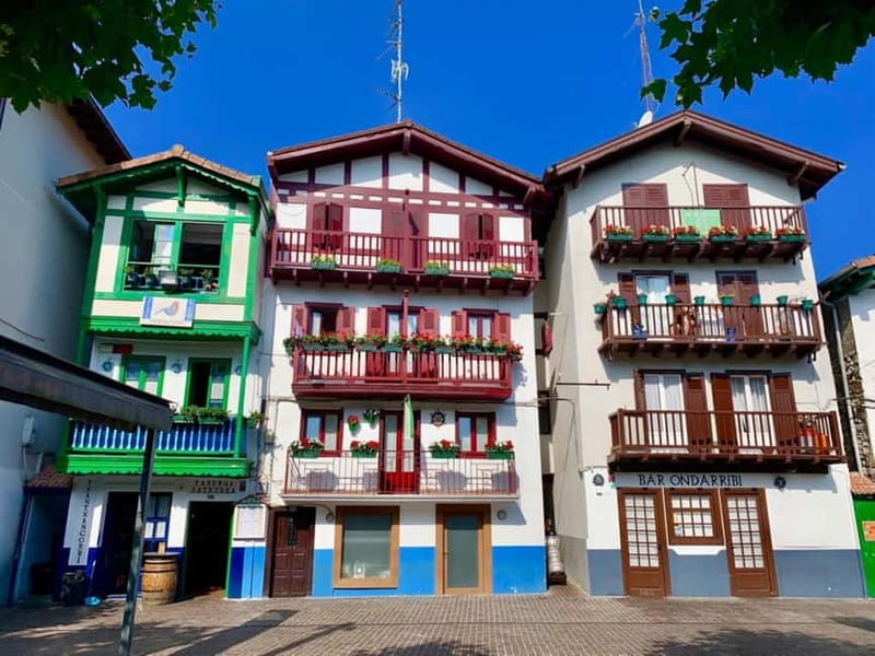 From San Sebastian: Hondarribia, San Pedro & San Juan Tour - Guide Expertise and Guest Experience