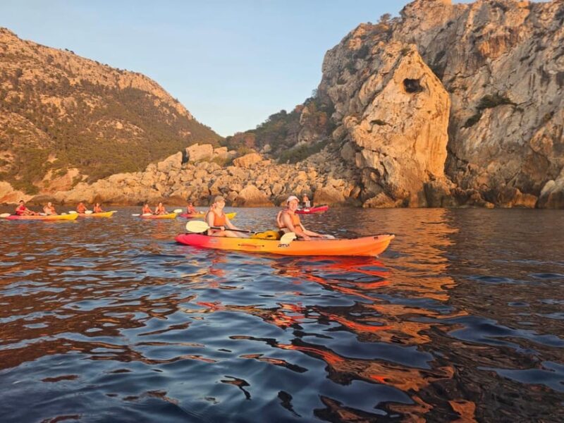From Sant Elm: kayak tour into the sunset - picnic included - Enjoying the Picnic at Sunset